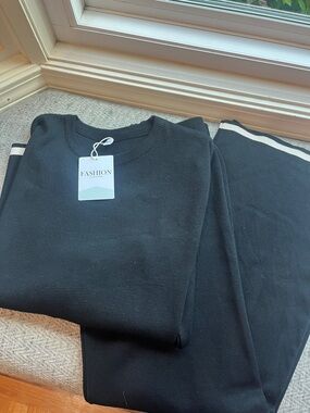 Black Knit Sweater and Pants Set with Contrast Stripes